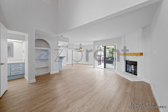 Building Photo - 7005 Goldenrod Way