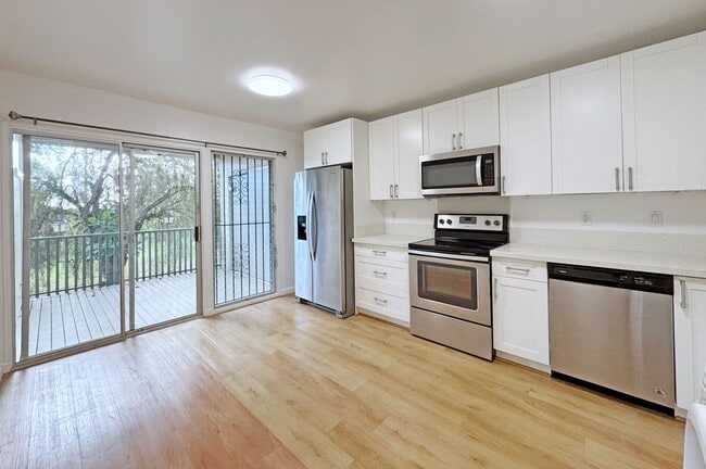 Building Photo - 98-691-691 Kaonohi St