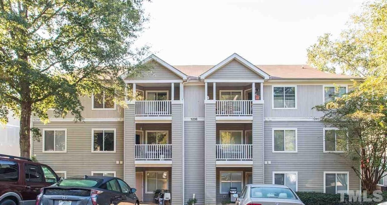 Primary Photo - 1230 University Ct