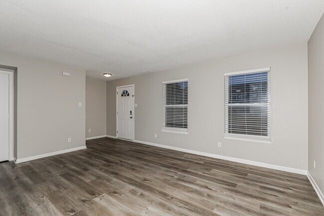 Building Photo - 333 Sunburst Ln