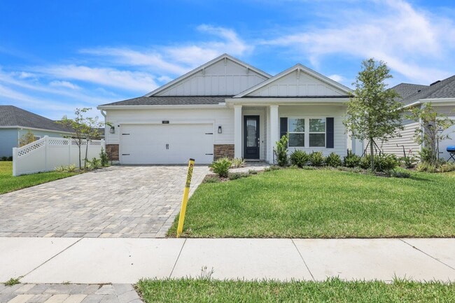 Building Photo - Like new 3 bedroom/ 2 bathroom home in Sil...