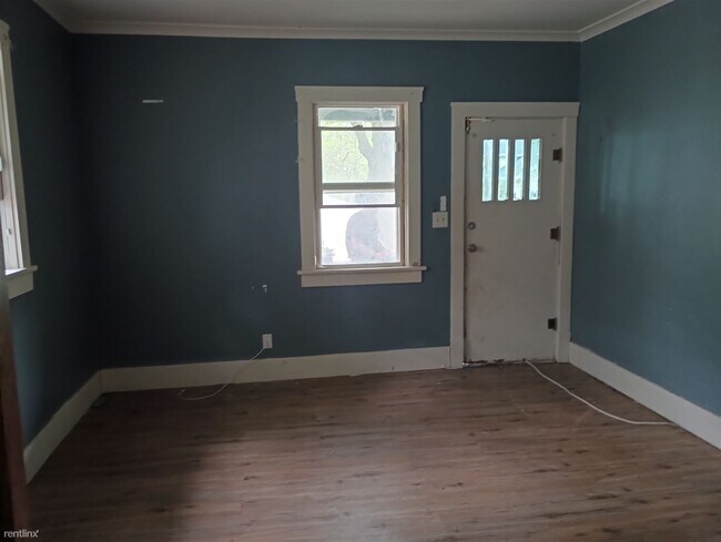 Building Photo - 2 br, 1 bath House - 2420 North Peoria Avenue