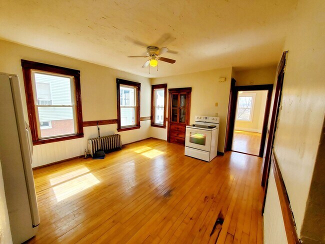 Building Photo - 48 Everard St