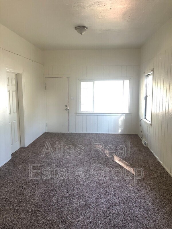 Foto del edificio - 5075 Broadway