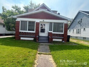 Building Photo - 3206 E 135th St