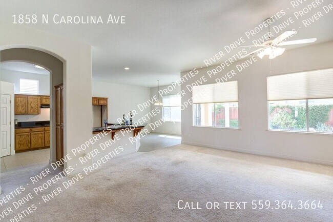 Foto del edificio - Executive style 4 bedroom home in Clovis!