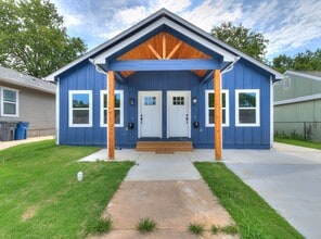 Building Photo - 1323 N Cheyenne Ave
