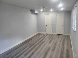 Building Photo - 8421 N Packwood Ave