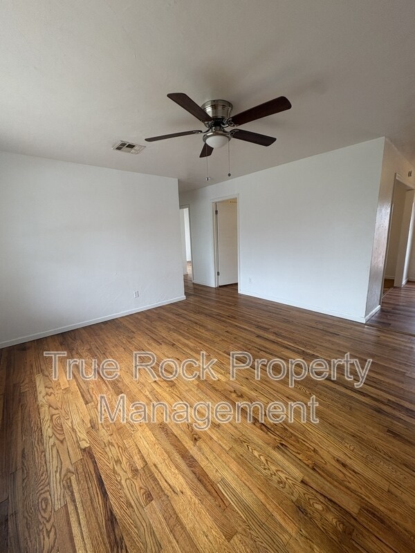 Foto del edificio - 403 N Hillcrest Ave