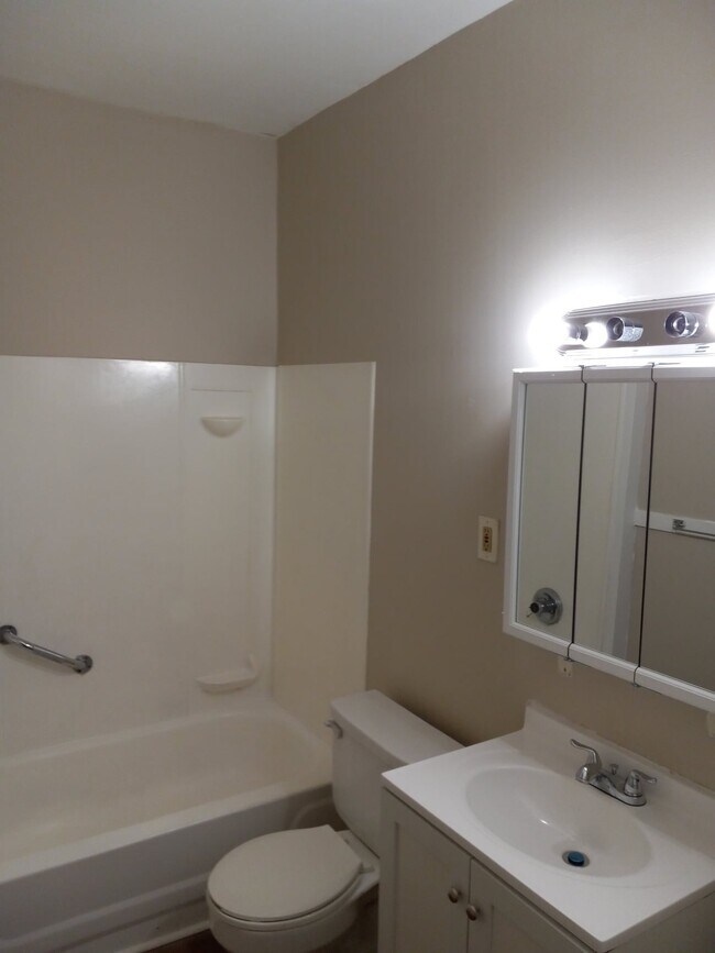 Building Photo - 641 Western Ave