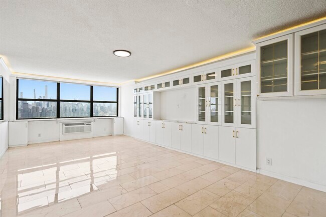 Foto del edificio - 7004 JFK Blvd E