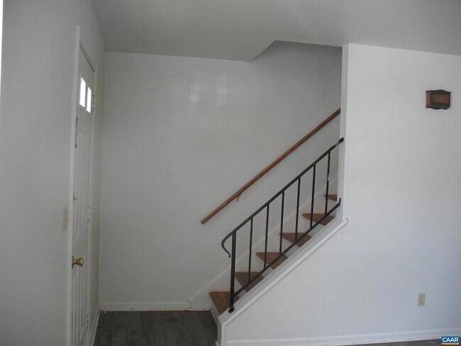 Foto del edificio - 270 Albert Ct