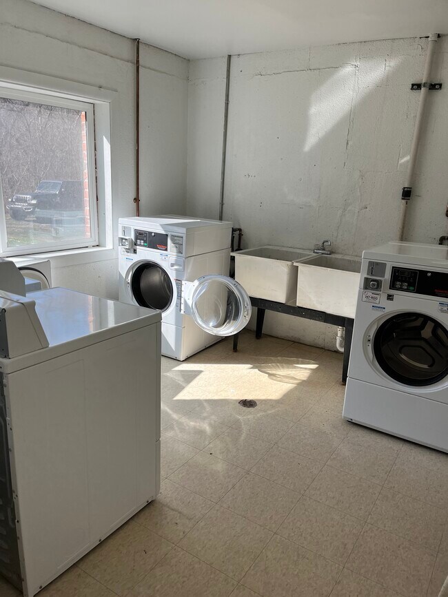 525 Fairbrook St Unit 214, Northville, MI 48167 Condo for Rent in