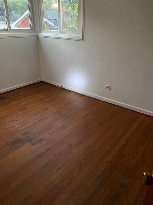 Foto del edificio - 14308 Woodlawn Ave