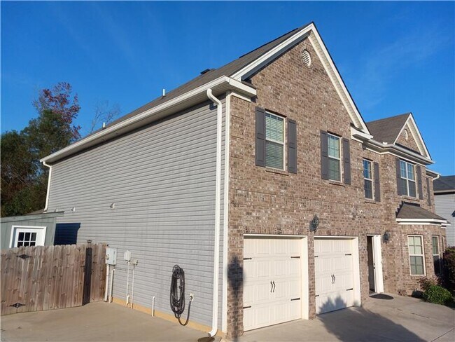 Foto del edificio - 2789 Huntcliffe Dr