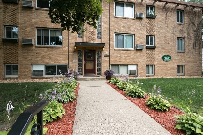 Building Photo - 2333 Priscilla St of In the City Apartments