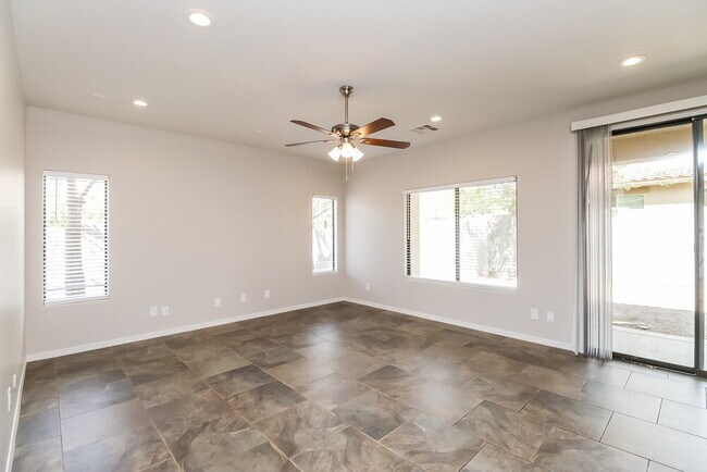 Building Photo - 2172 E Pima Ave