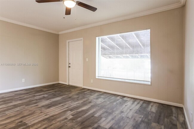 Building Photo - 1078 NE 157th St