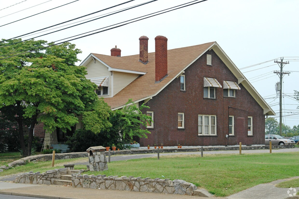 Foto del edificio - 605 Woodland St
