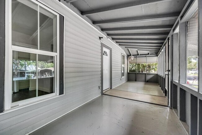 Foto del edificio - 2410 Mc Quade St