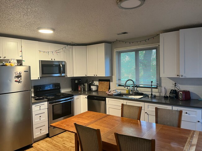 Kitchen - 840 North St