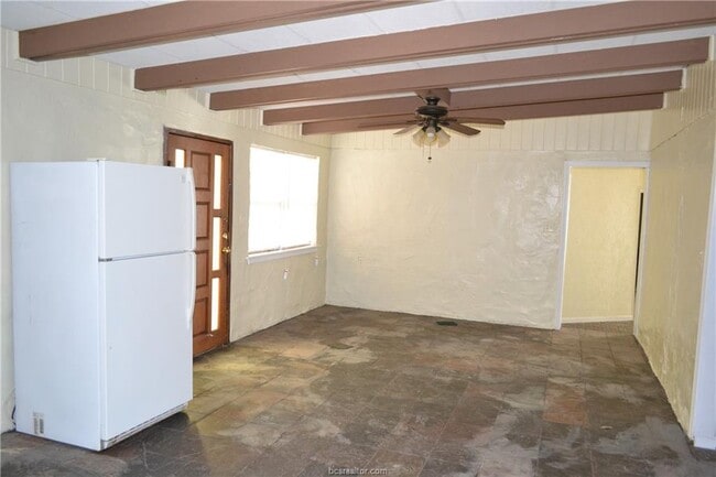 Building Photo - 505 Foch St