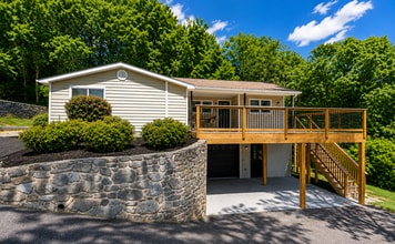 Building Photo - 23 Brookside Ln