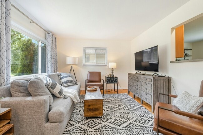 Photo - 621 Susan Dr House