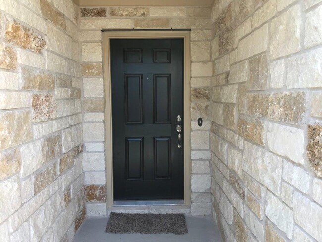 Foto del edificio - 21607 Surrey Ln