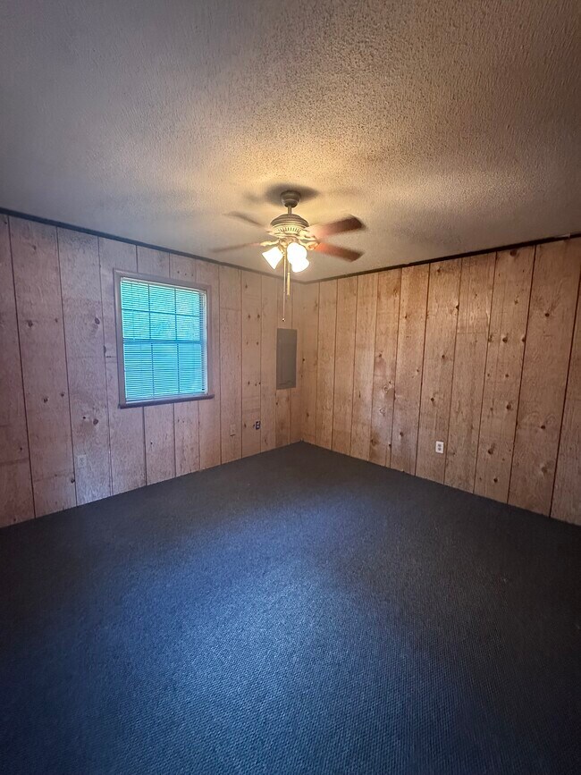 Building Photo - Oak Ridge Apartment