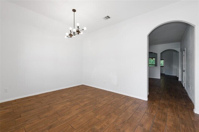 Building Photo - 9521 E Woodmark