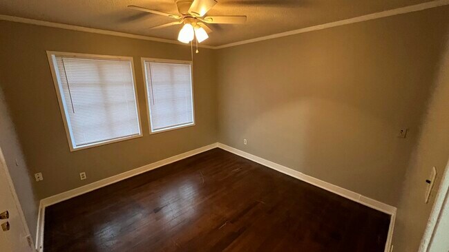 Foto del edificio - 4155 Barron Ave