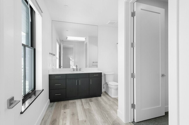 Building Photo - 100 Clement St