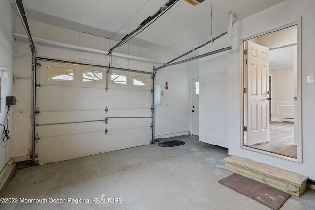 Building Photo - 491 Saint Thomas Drive