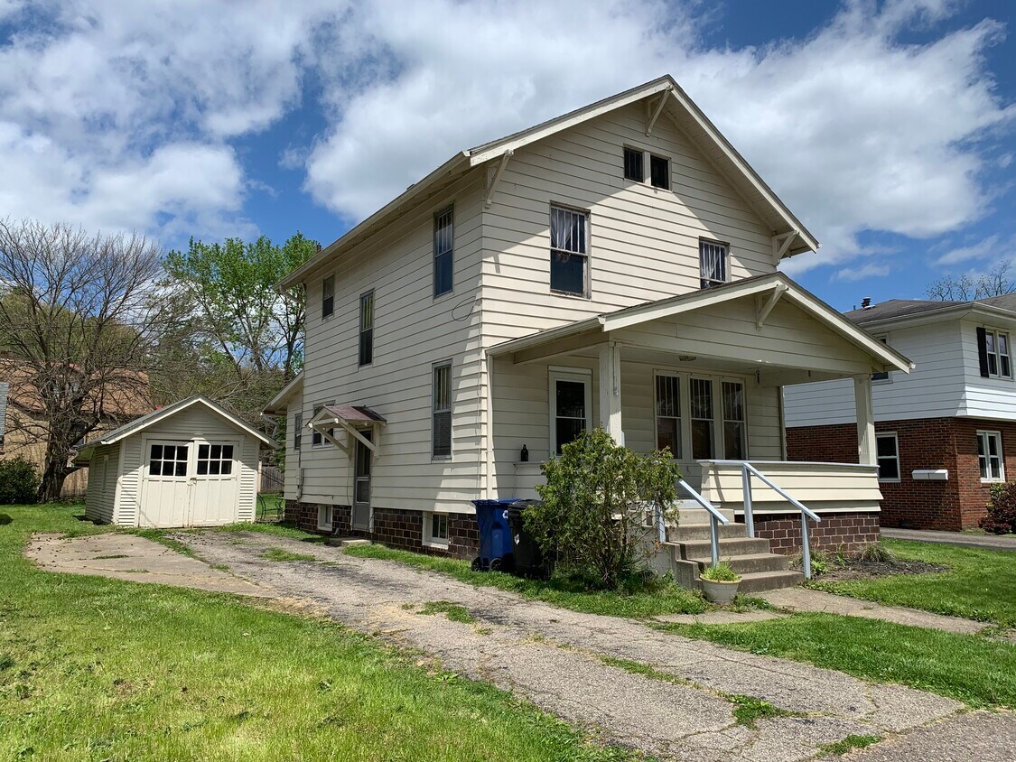 Primary Photo - 296 E State St