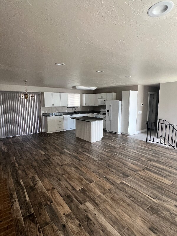 Building Photo - 10428 S 2775 W