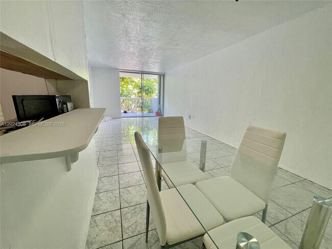 Foto del edificio - 1670 Bay Rd
