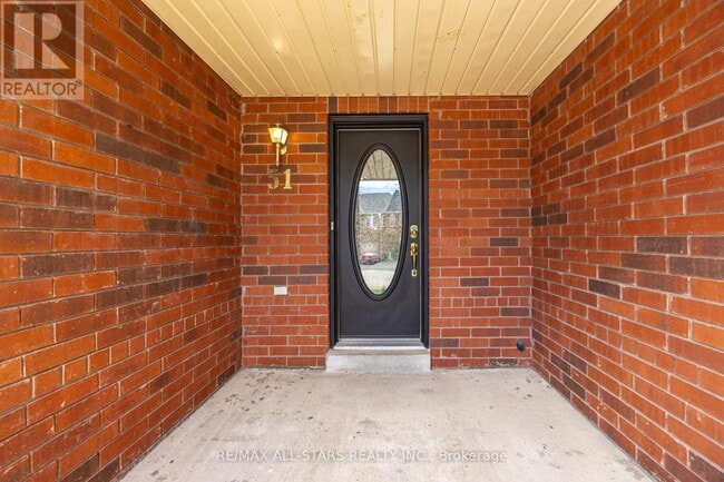 Building Photo - 51 Playfair Rd