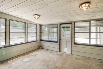 Building Photo - 15102 Torry Pines Rd