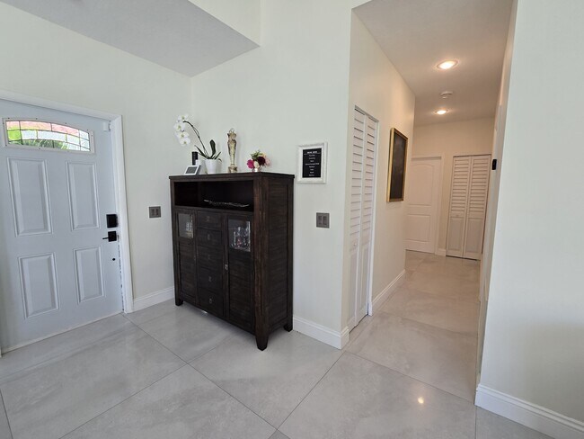 Foto del edificio - 6330 NW 173rd Ln