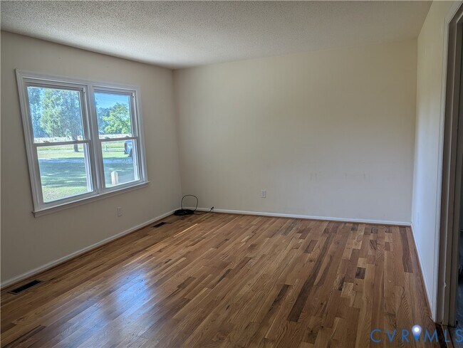 Foto del edificio - 23421 Courthouse Rd