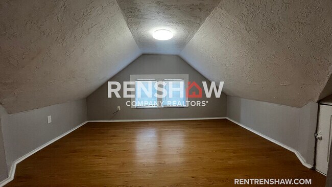 Foto del edificio - 1817 Edward Ave