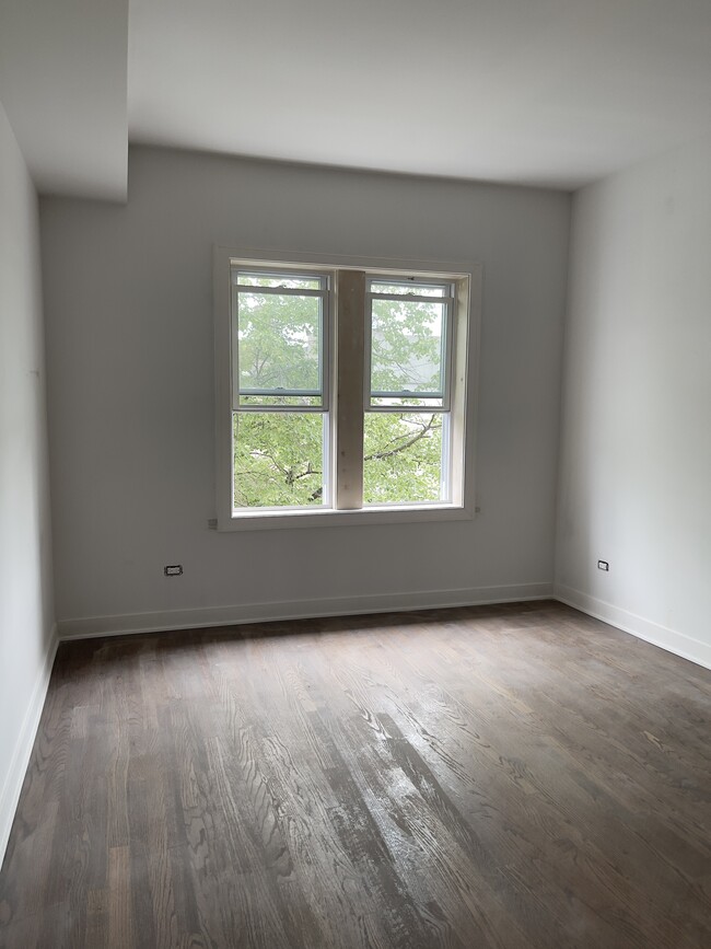 Bedroom 1 - 2819 W Cullom Ave