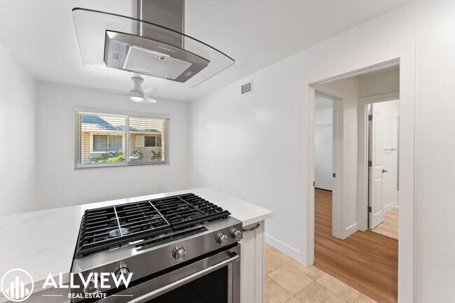 Foto del edificio - 16661 Bartlett Ln