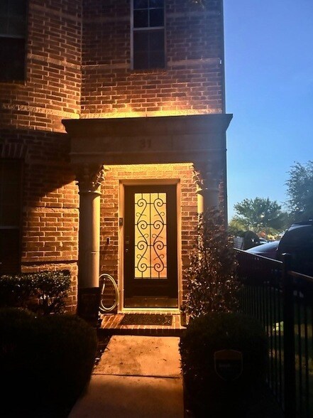 Building Photo - 2500 Rockbrook Dr