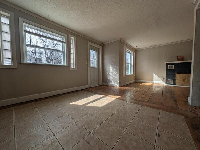 Foto del edificio - 140 Park St E