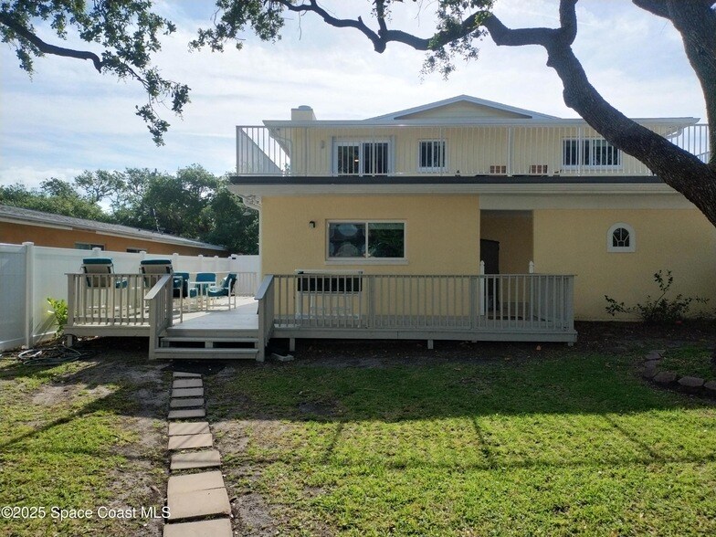 Foto principal - 233 S Brevard Ave