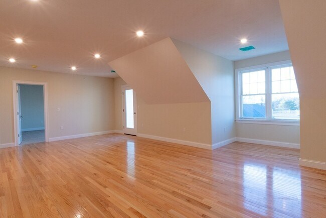 Foto del edificio - 80 N Meadows Rd