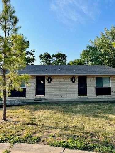 Primary Photo - 2303 Sears Ct