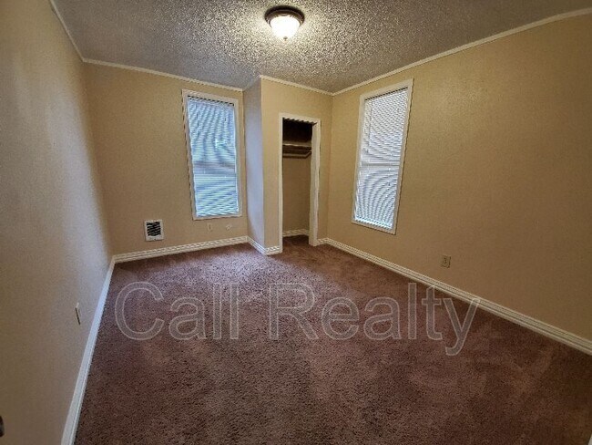 Foto del edificio - 1508 W Sharp Ave